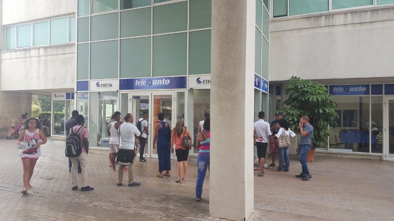 oficina de etecsa en miramar barrio de la habana